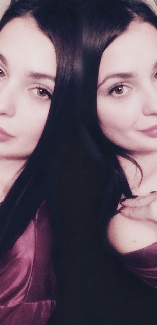 Model - DaReina striptease