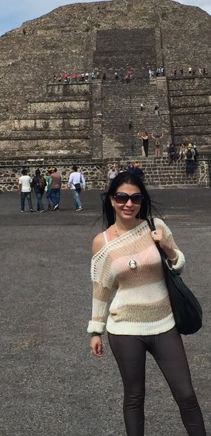 Model - Karol Meyer bigtits