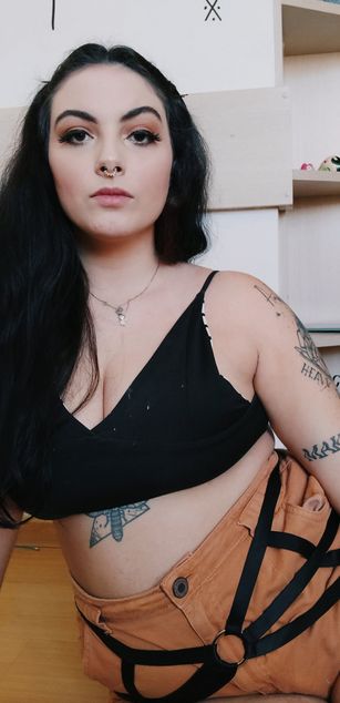 Model - Huntress Mars dominatrix