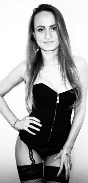 Model - MissElaWinters fetish