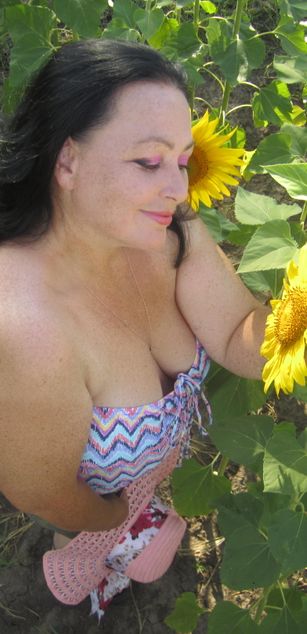 Model - BruneteBBW outfits