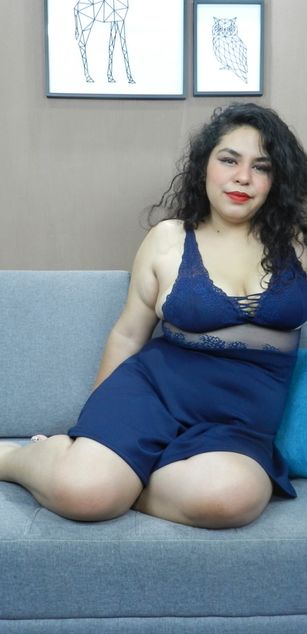 Model - anna jones bigtits