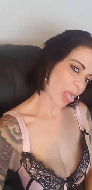 Model - Wild_milf_roxy wild