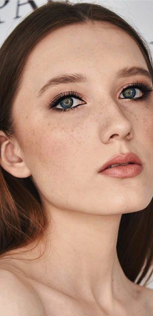 Model - CharlizaHartt strip