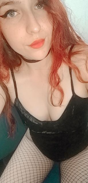 Model - Amanda Denns petite