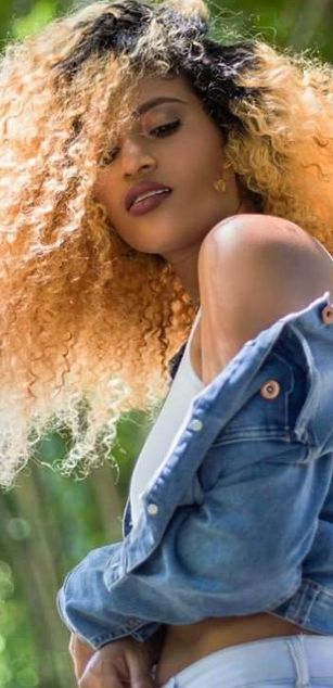 Model - Exoticbbg4U blowjob