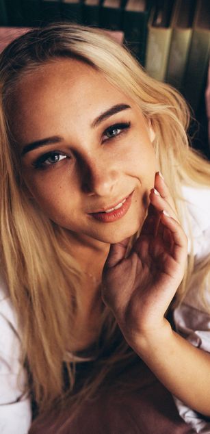 Model - AppleBrandy striptease