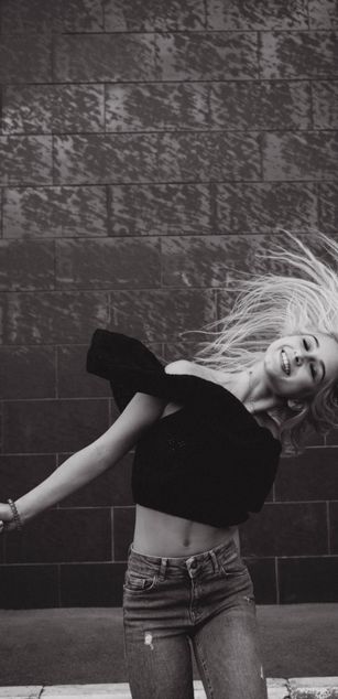 Model - AppleBrandy striptease