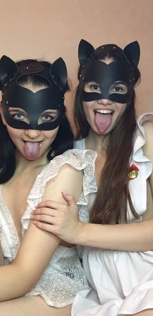 Model - Queen of Pain deepthroat