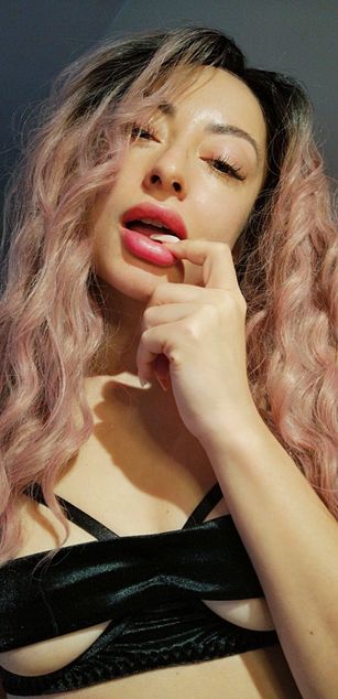 Model - Rogue Rose fetish