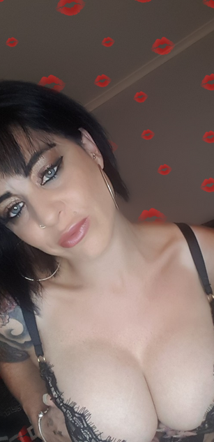 Model - Wild_milf_roxy wild