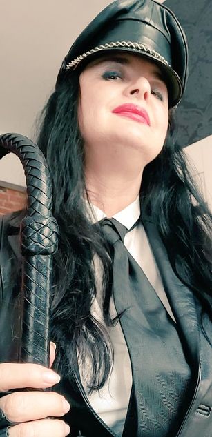 Model - Dominatrix Dinah sexy