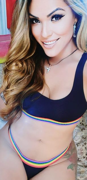 Model - Livia Marques shemale milf