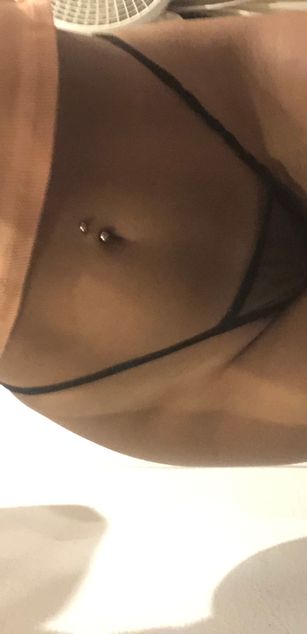 Model - genova asxa pussy