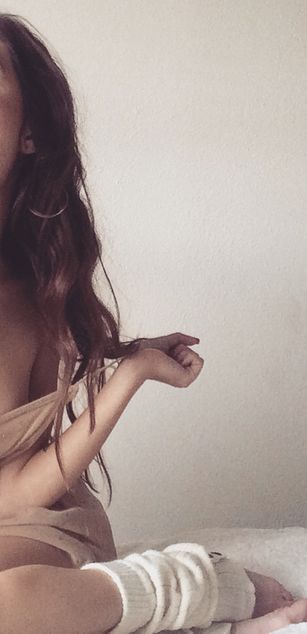 Model - Awei Maki feet