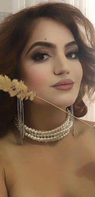 Model - Juliette Pierre dirtytalk