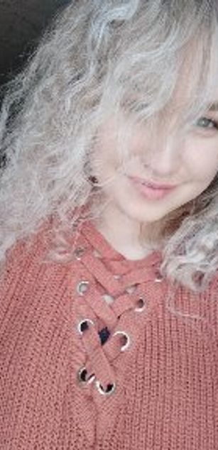 Model - Kati  Sweet lips