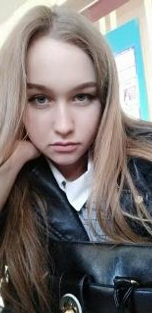 Model - Kati  Sweet lips