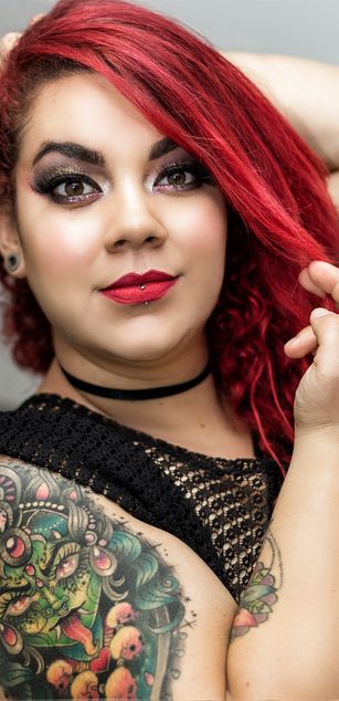 Model - April Peyton curvy