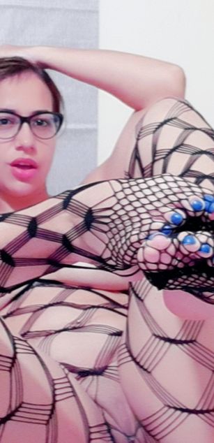 Model - Aarina Flowers deepthroat