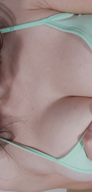 Model - SweetClit horny