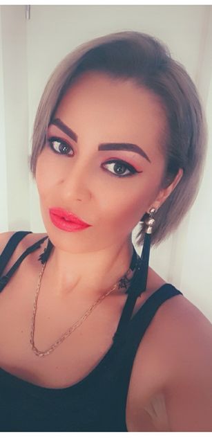 Model - ScarlettLove striptease