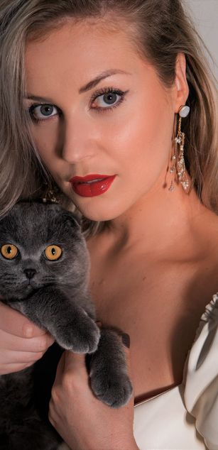 Model - BelleLarisa sexy