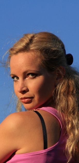 Model - AnnikaRose milf