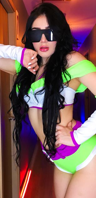 Model - EmilyPrada deepthroat