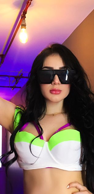 Model - EmilyPrada deepthroat