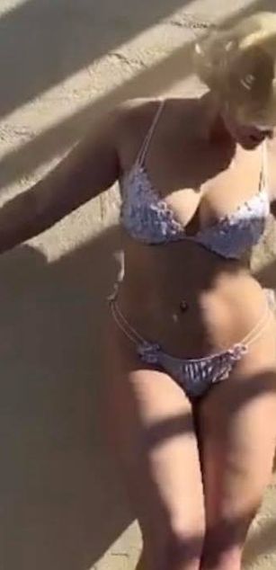 Model - SarahzLove dirtytalk