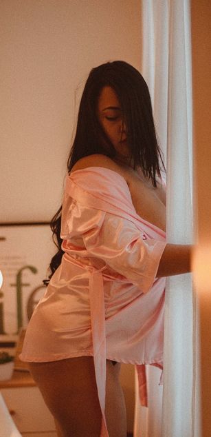 Model - luisa valencia ass