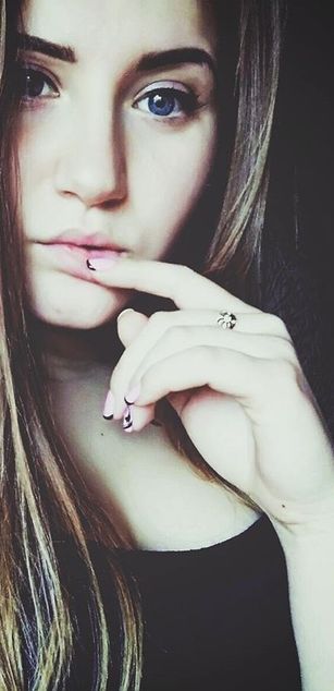 Model - DaryaBlueberry beautiful