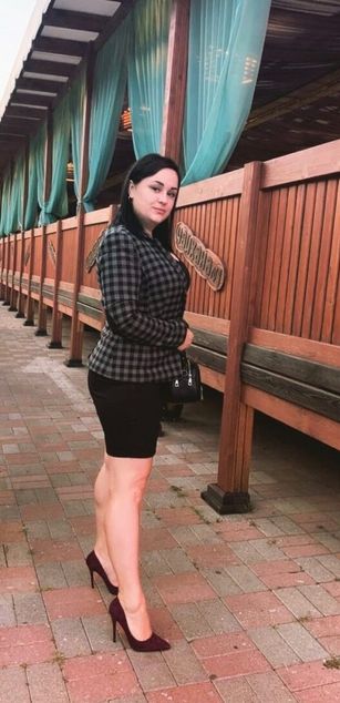 Model - IamHotBrunette beautiful