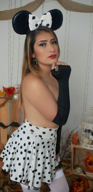 Model - sharom fetish