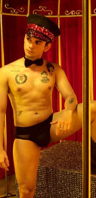 Model - aronpeirce feet