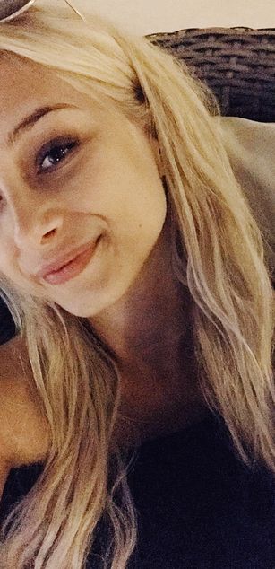 Model - AppleBrandy striptease