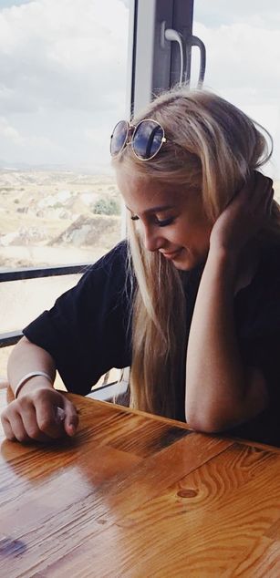 Model - AppleBrandy striptease