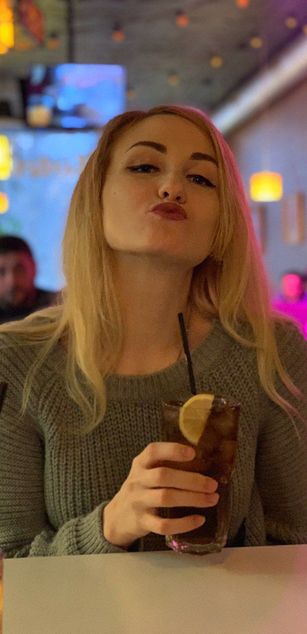 Model - JesieBuny deepthroat