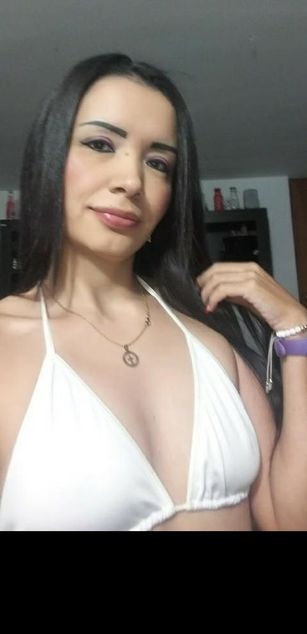 Model - Andrea Bustamante milf