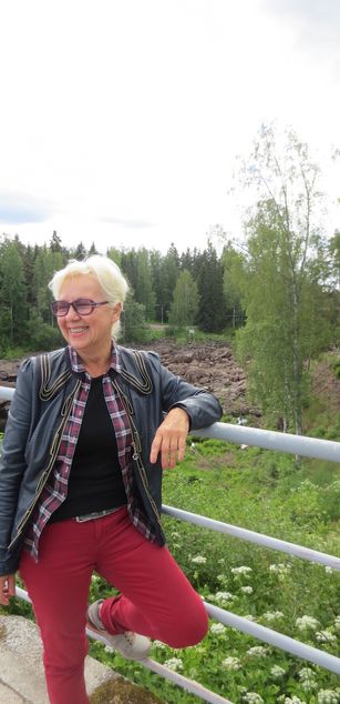 Model - Granny Gloria milf