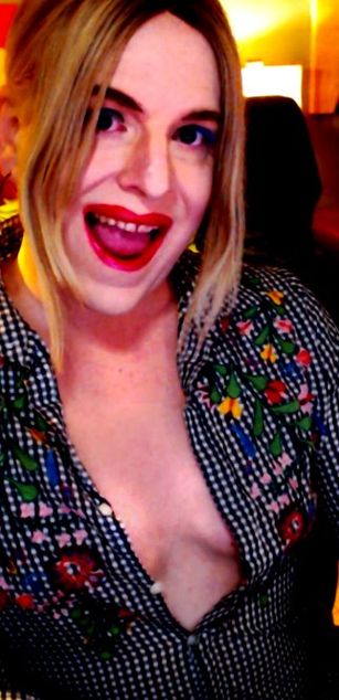 Model - OliveAva dildo