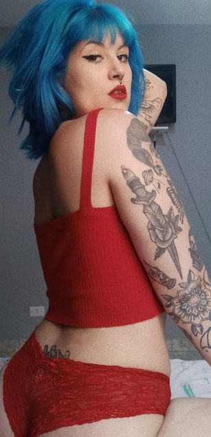 Model - Alaaska smalltits