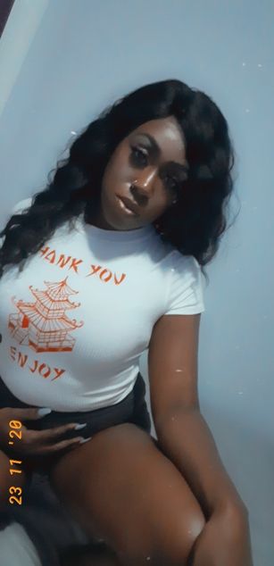 Model - Rhonda PM ass