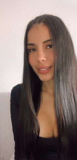 Model - zuly bigtits