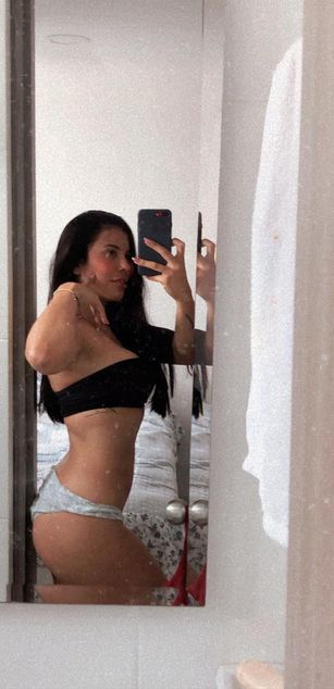 Model - zuly bigtits