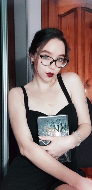 Model - Hanna Margaret dirtytalk