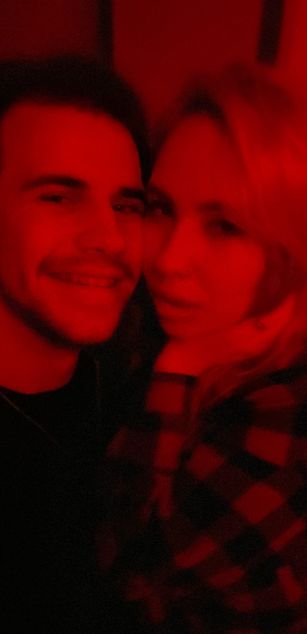 Model - Bella and Darko curvy