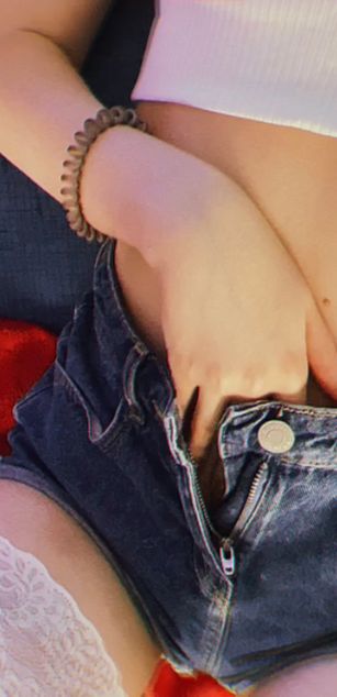 Model - MissLilyy pussy