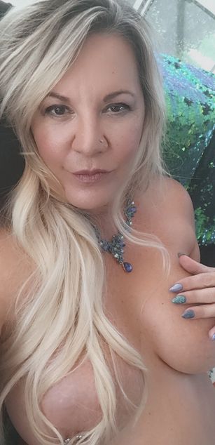 Model - Dirtymartini4u milf